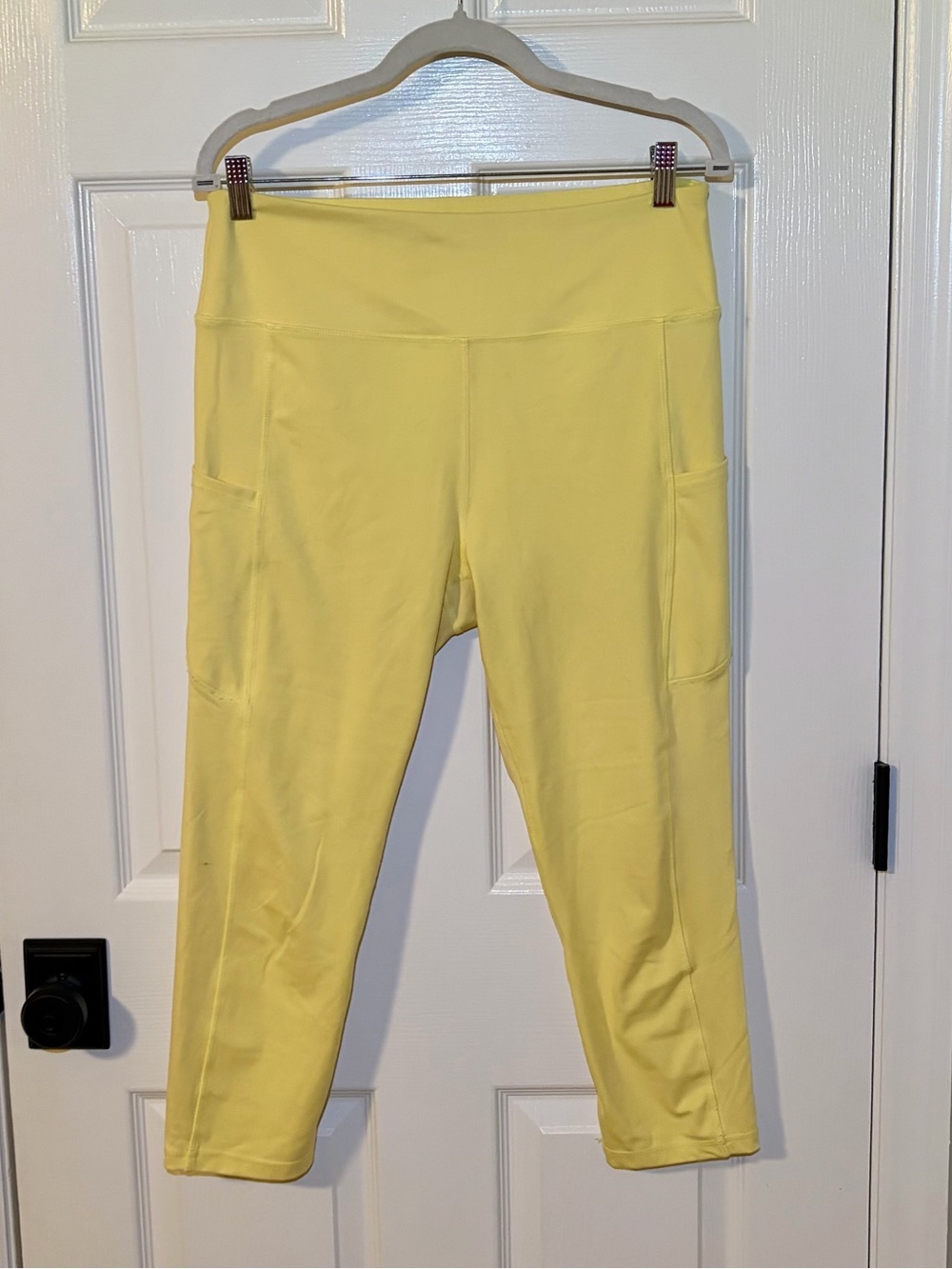 Gottex Like New Lemon Yellow Activewear Capri Leggings With Pockets. XL
